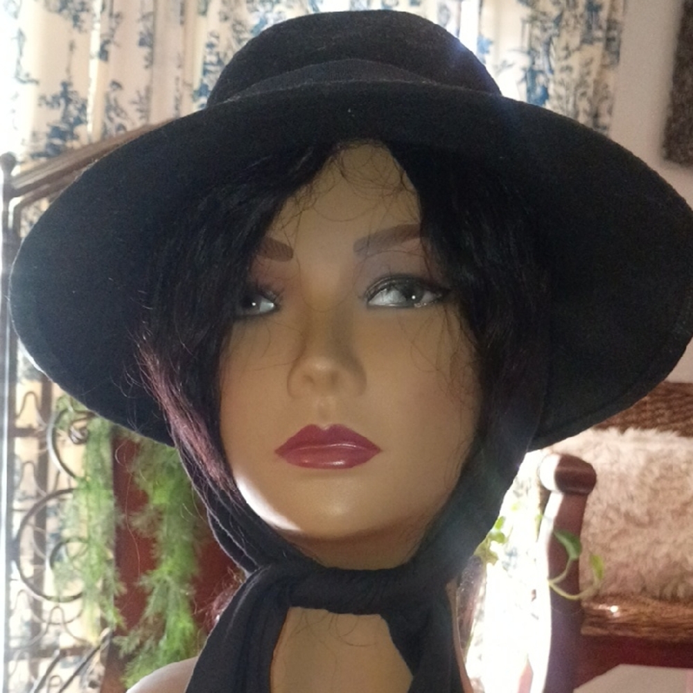 Women's Black Wide-Brim Felt Hat with Tie